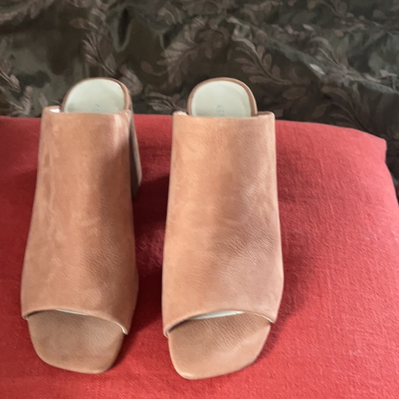 Kenneth Cole Leather Heels - Picture 6 of 9